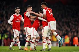 Arsenal seizoen thuis trui